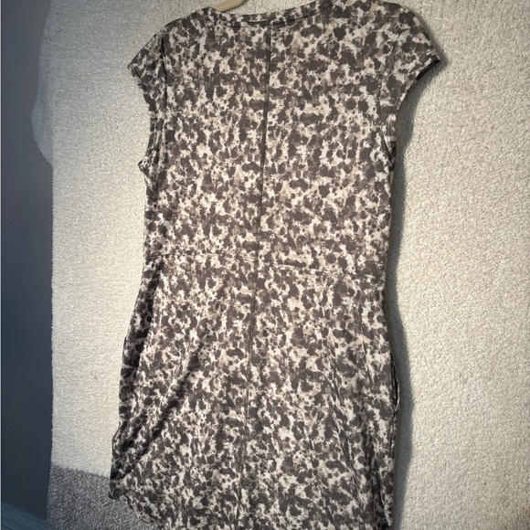 The North Face Getaway Dress V-Neck Grey Print Casual Travel Sz M - Picture 2 of 7